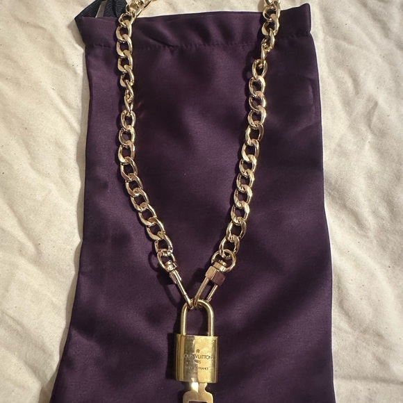 Authentic Louis Vuitton Lovk & Key w/18" Brass chain Necklace #321 - Picture 2 of 3